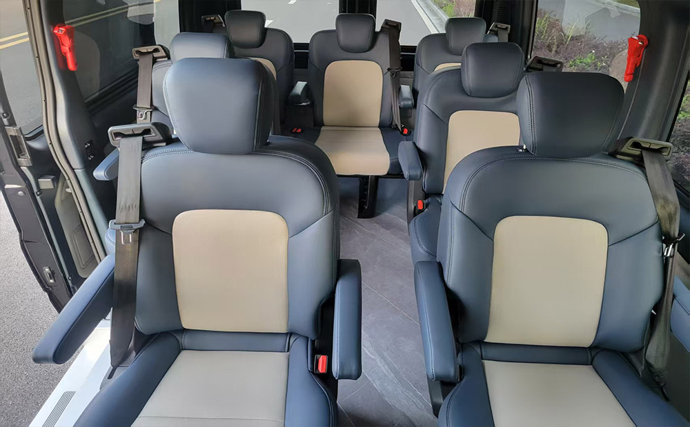 桂林福特九座车内装